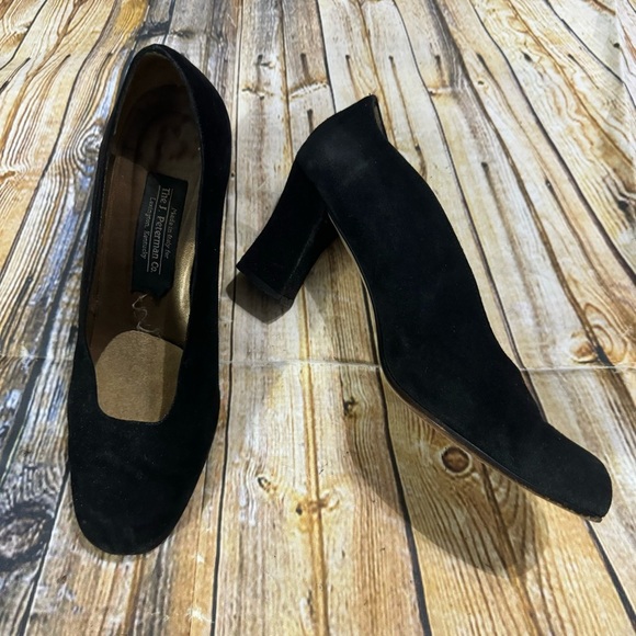 J Peterman Co Black Suede Suede 2.5” Block Slip On Heels Womans Sizeans Size 7.5 - Picture 1 of 5